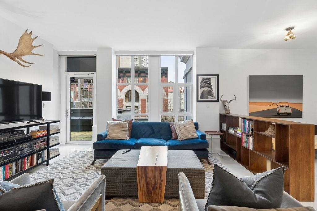 Kitchen Photo of 304 1102 Hornby Street, Vancouver, BC