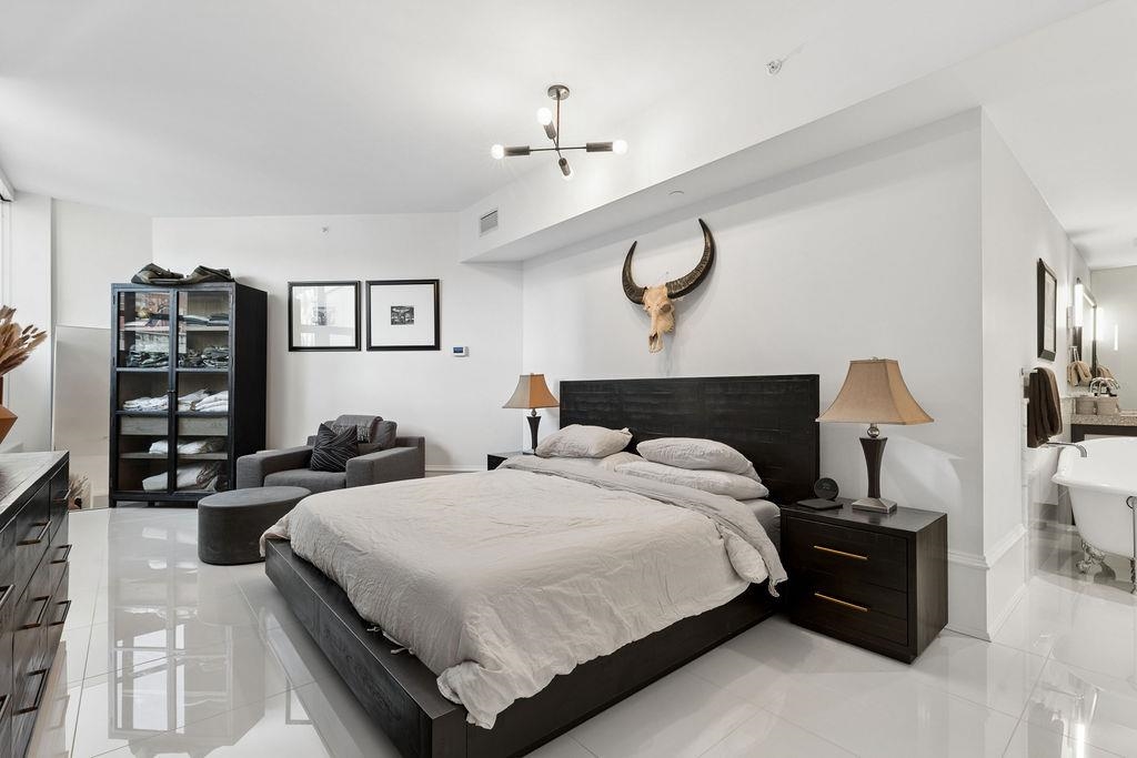 Loft / Bonus Room Photo of 304 1102 Hornby Street, Vancouver, BC