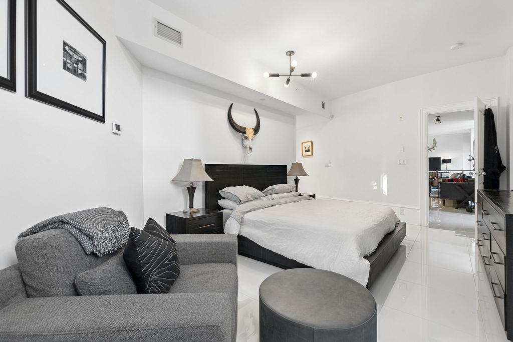 Office / Den Photo of 304 1102 Hornby Street, Vancouver, BC