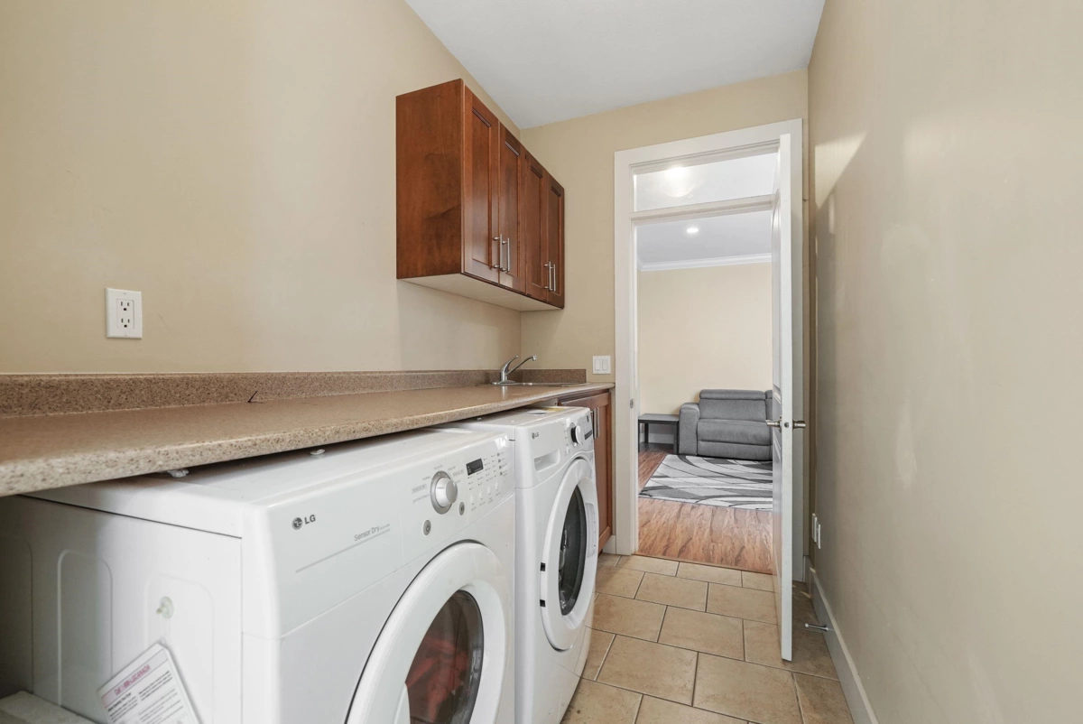 Office / Den Photo of 6865 196 Street, Surrey, BC