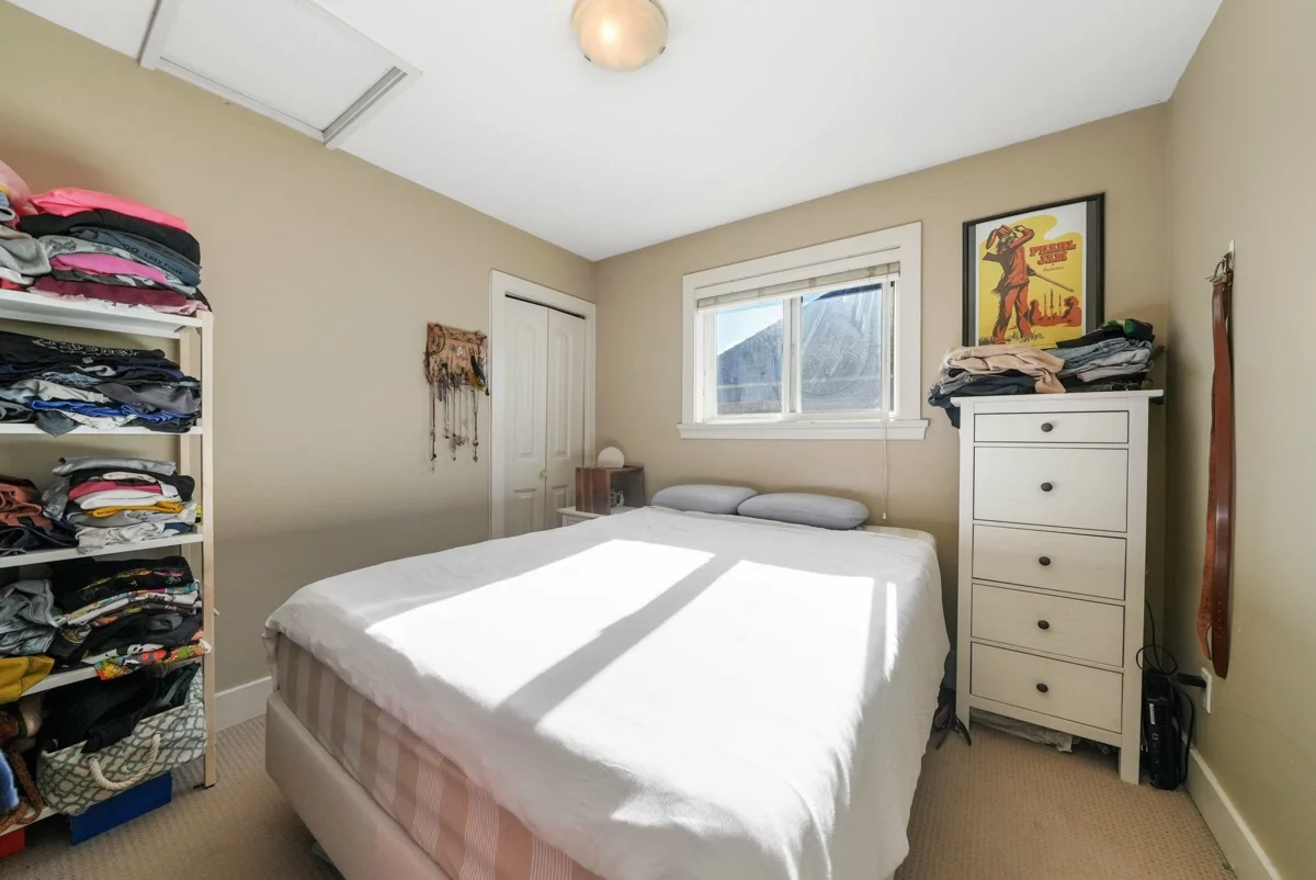 Swimming Pool Photo of 6865 196 Street, Surrey, BC