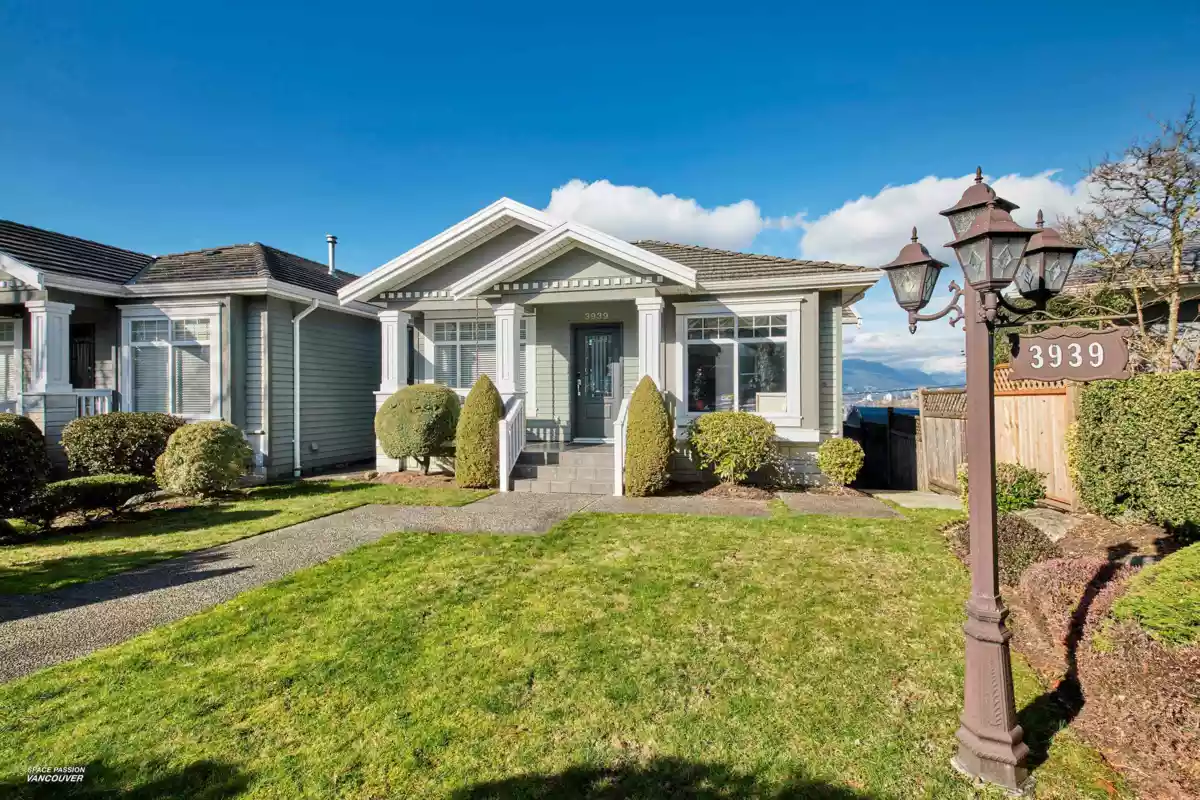 Garden / Landscaping Photo of 3939 Elmwood Street, Burnaby, BC