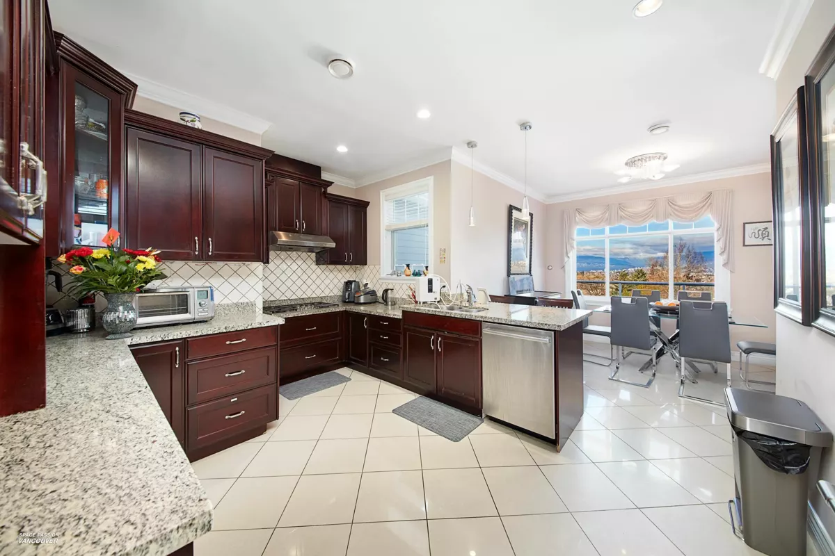 Kitchen Island Photo of 3939 Elmwood Street, Burnaby, BC