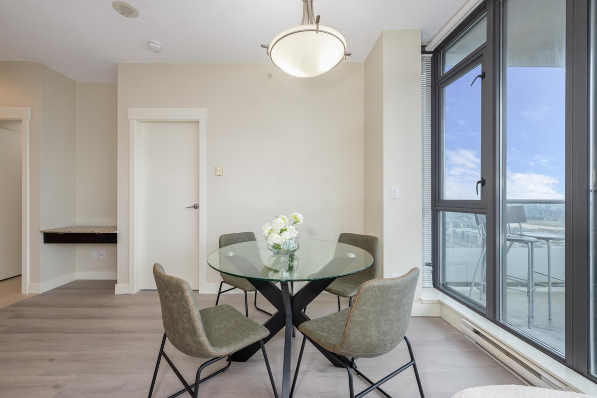 Walk-In Closet Photo of 2808 7088 18th Avenue, Burnaby, BC