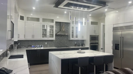 Kitchen Island Photo of 19723 31a Avenue, Langley, BC