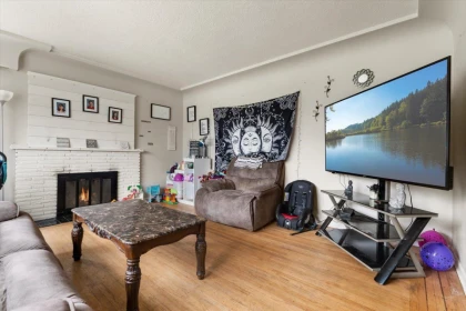 Walk-In Closet Photo of 33919 Victory Boulevard, Abbotsford, BC