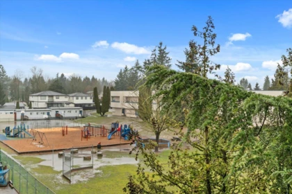 Front Yard Photo of 307 32669 George Ferguson Way, Abbotsford, BC