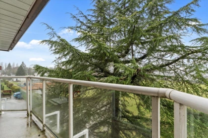 Outdoor Patio Photo of 307 32669 George Ferguson Way, Abbotsford, BC