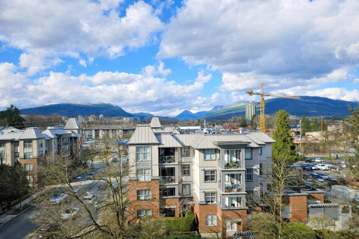 Living Room Photo of 505 2446 Shaughnessy Street, Port Coquitlam, BC