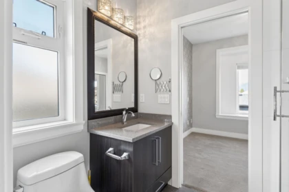 Entry Foyer Photo of 3233 Grant Street, Vancouver, BC
