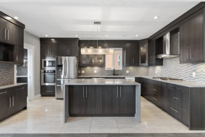 Kitchen Island Photo of 3233 Grant Street, Vancouver, BC
