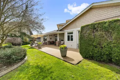 Swimming Pool Photo of 27733 Porter Drive, Abbotsford, BC