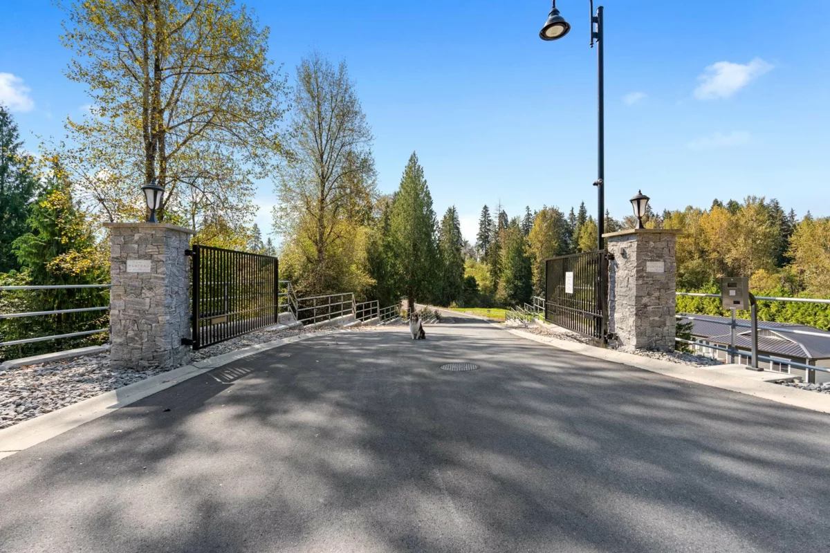 Family Room Photo of 32415 Silver Creek Drive, Mission, BC