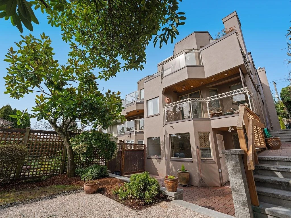 Exterior Rear Photo of 2317 Bellevue Avenue, West Vancouver, BC