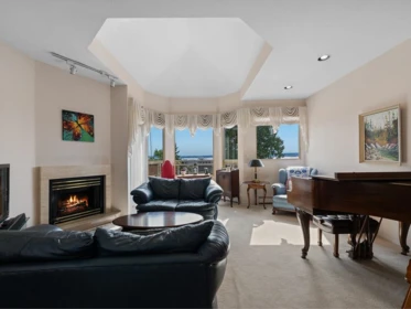 Family Room Photo of 2317 Bellevue Avenue, West Vancouver, BC