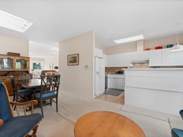 Kitchen Photo of 2317 Bellevue Avenue, West Vancouver, BC