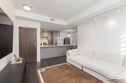 Kitchen Photo of 10 7708 Alderbridge Way, Richmond, BC