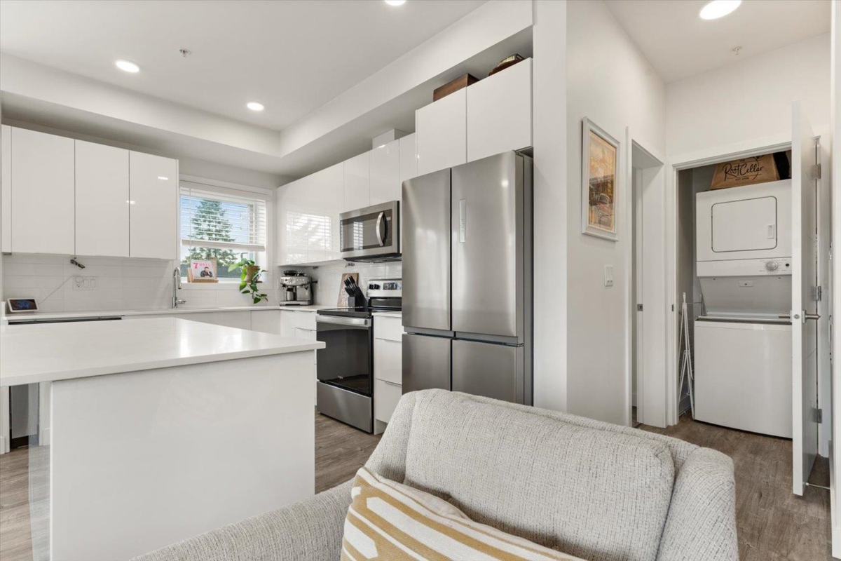 Dining Area Photo of 112 9450 Robson Street, Chilliwack, BC