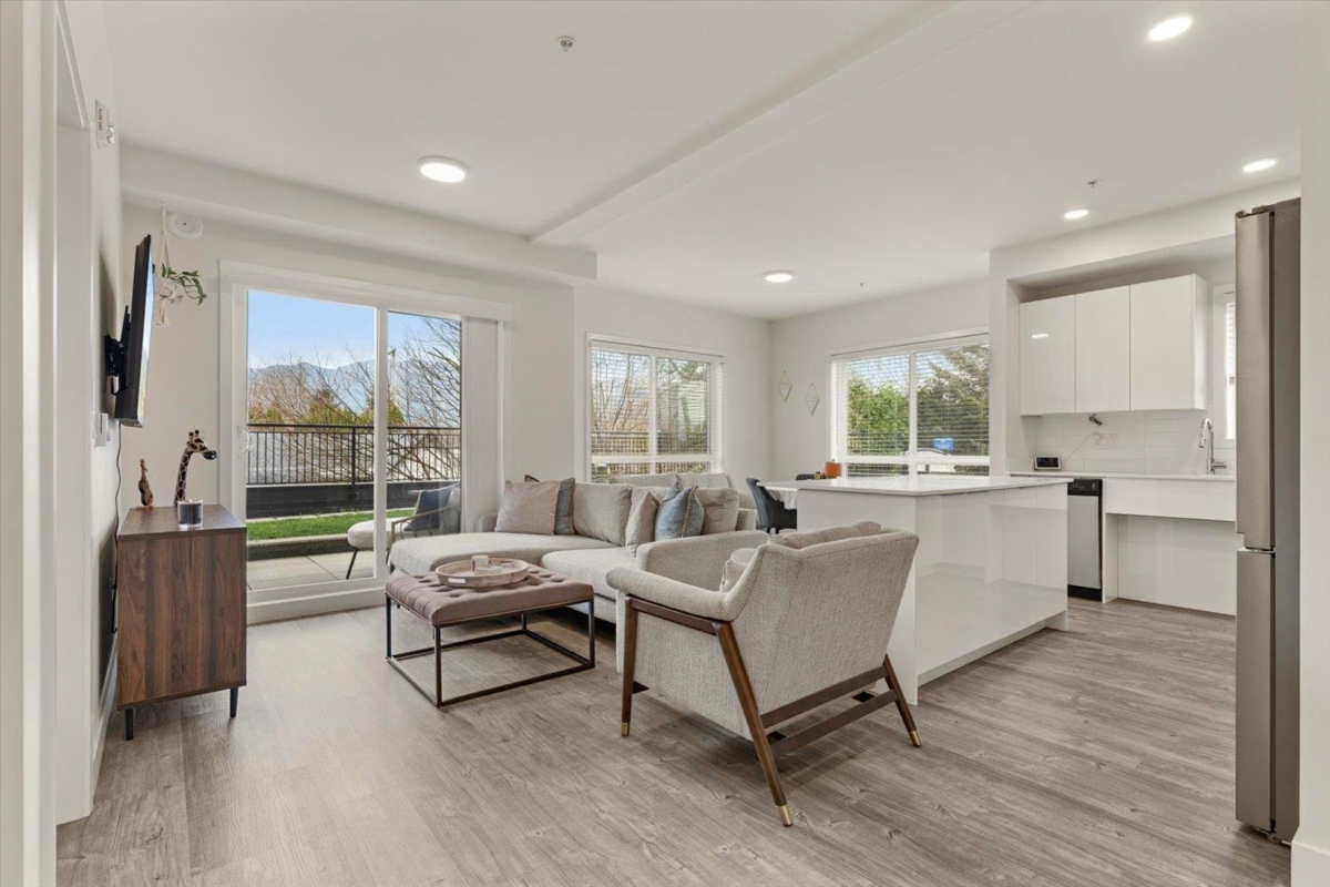 Living Room Photo of 112 9450 Robson Street, Chilliwack, BC