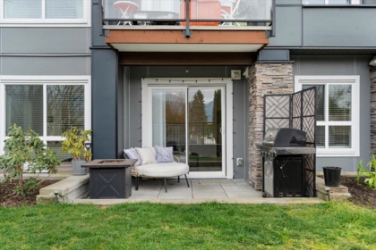 Front Yard Photo of 112 9450 Robson Street, Chilliwack, BC