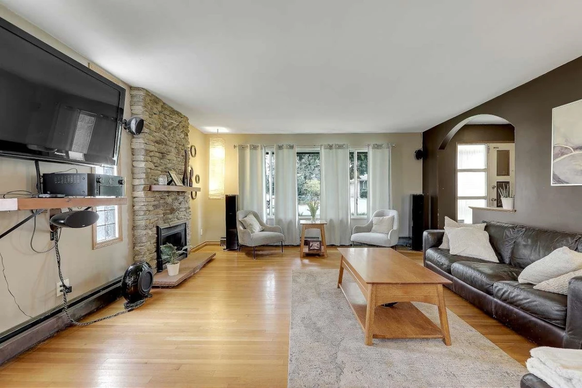 Living Room Photo of 10977 Wren Crescent, Surrey, BC