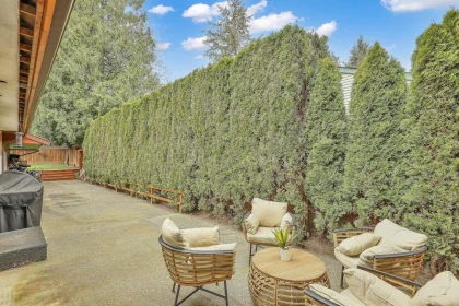 Swimming Pool Photo of 10977 Wren Crescent, Surrey, BC