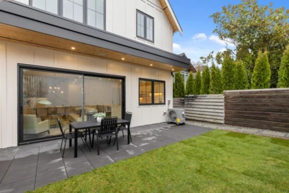 2 810 E 22nd Avenue, Vancouver, BC, Vancouver — Half Duplex for sale