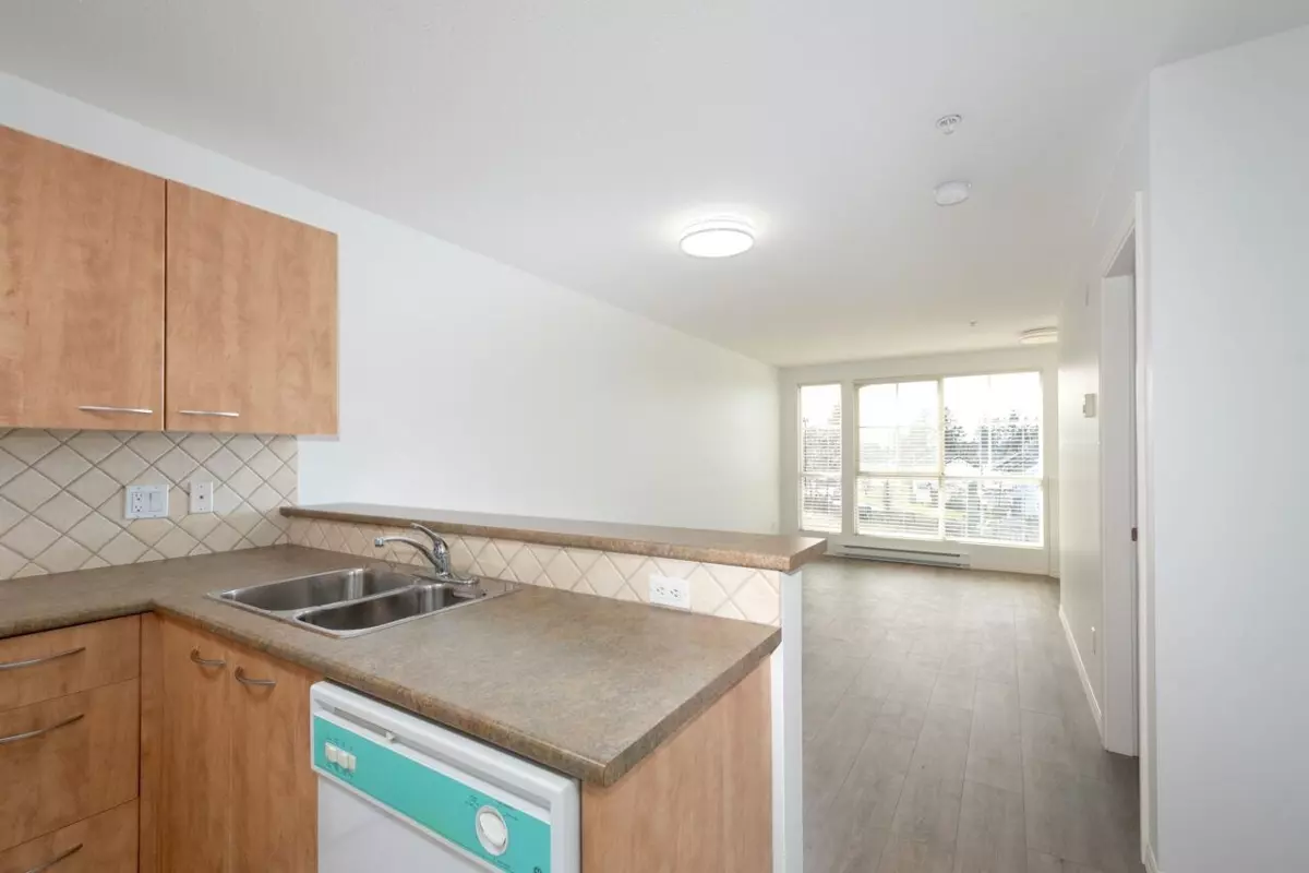 Dining Area Photo of PH10 2973 Kingsway, Vancouver, BC