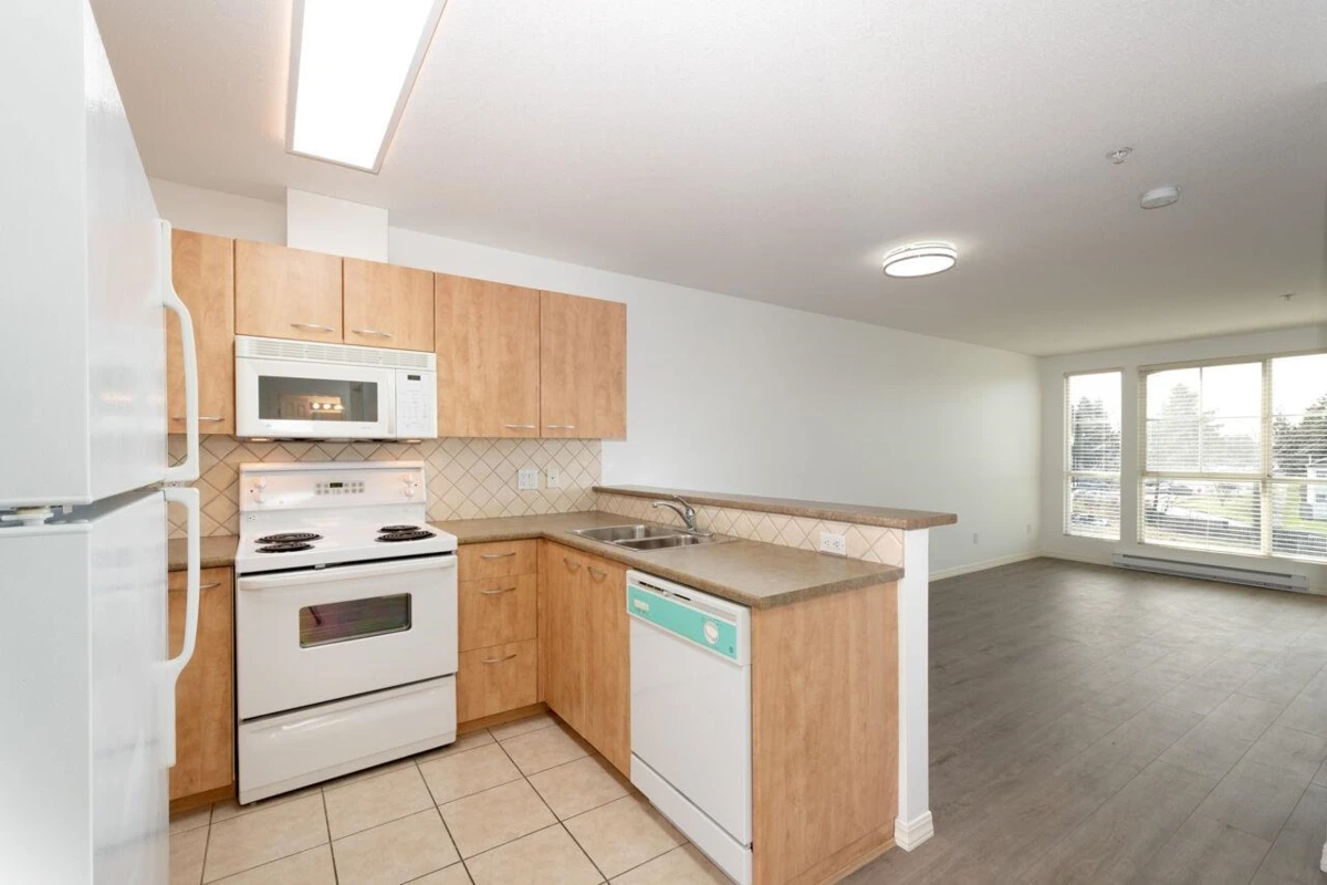 Family Room Photo of PH10 2973 Kingsway, Vancouver, BC