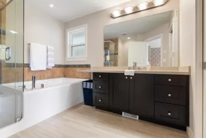Hallway Photo of 23359 Kanaka Way, Maple Ridge, BC