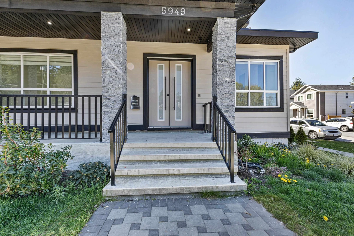Living Room Photo of 5949 142 Street, Surrey, BC