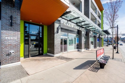 502 4477 Hastings Street, Burnaby, BC, Burnaby — Apartment/Condo for sale