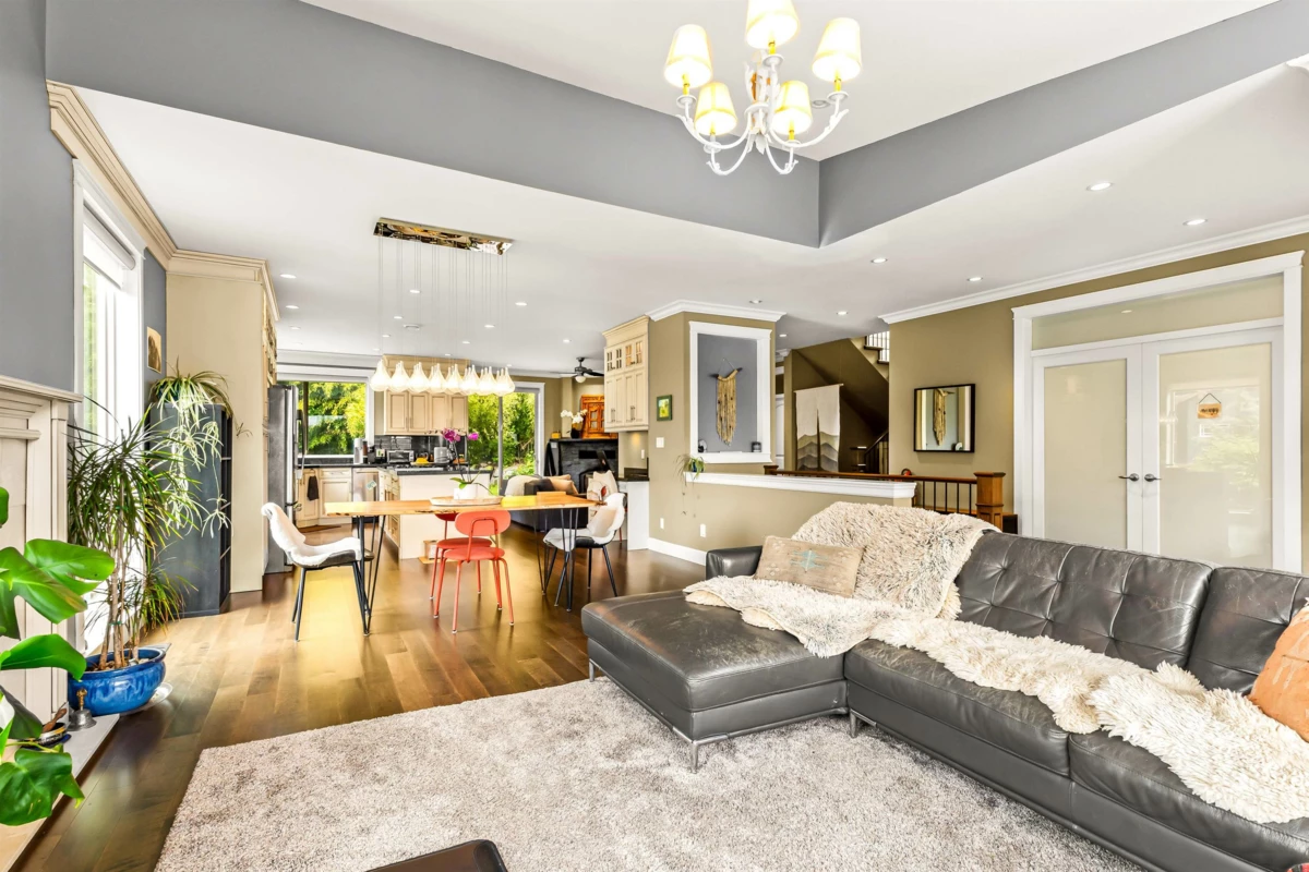 Family Room Photo of 915 Thistle Place, Britannia Beach, BC