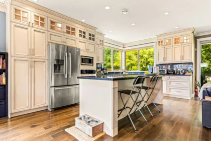 Kitchen Island Photo of 915 Thistle Place, Britannia Beach, BC
