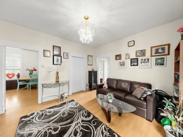 Primary Bedroom Photo of 2130 William Street, Vancouver, BC