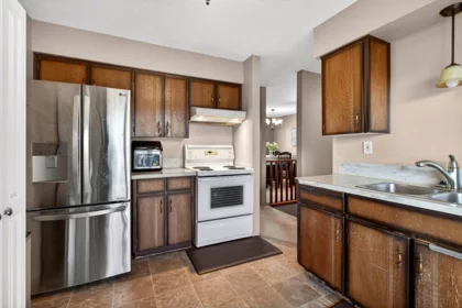 Kitchen Island Photo of 2872 Woodland Drive, Langley, BC