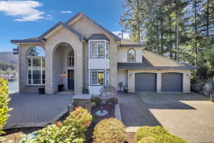 Breakfast Nook Photo of 242 Turtlehead Road, Belcarra, BC