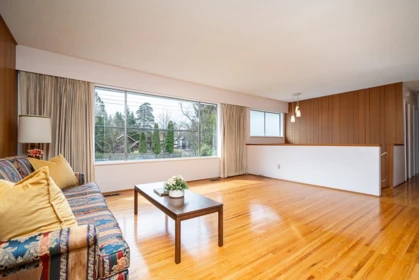 Kitchen Island Photo of 1634 Ross Road, North Vancouver, BC