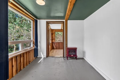 Entry Foyer Photo of 8200 Redrooffs Road, Halfmoon Bay, BC