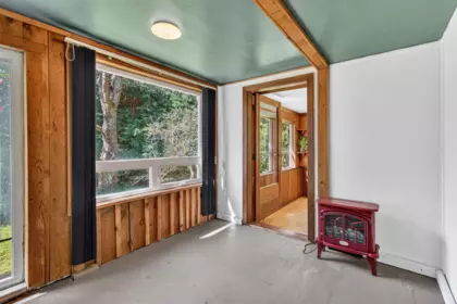 Hallway Photo of 8200 Redrooffs Road, Halfmoon Bay, BC
