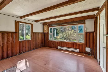 Laundry Room Photo of 8200 Redrooffs Road, Halfmoon Bay, BC