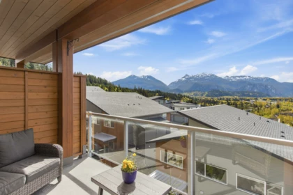 Basement Recreation Room Photo of 5 41365 Skyridge Place, Squamish, BC