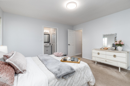 Basement Recreation Room Photo of 14129 16a Avenue, Surrey, BC