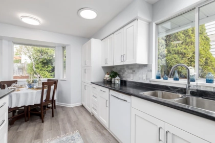 Kitchen Photo of 14129 16a Avenue, Surrey, BC