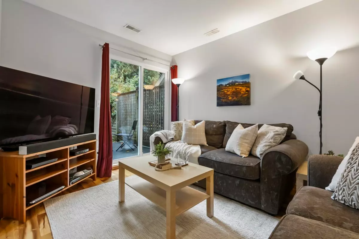 Living Room Photo of 22 20543 96 Avenue, Langley, BC