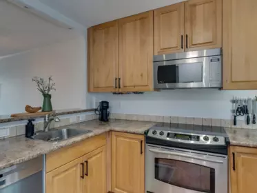 160 W 12th Street, North Vancouver, BC, North Vancouver — Townhouse for sale