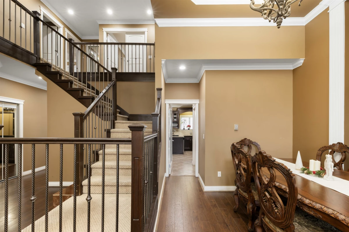 Living Room Photo of 14855 71 Avenue, Surrey, BC