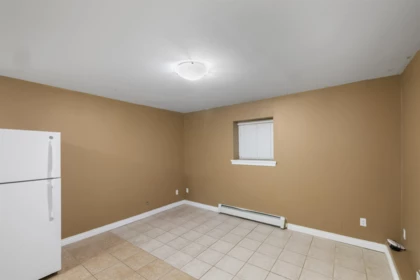 Basement Recreation Room Photo of 14855 71 Avenue, Surrey, BC
