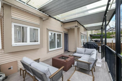 Hallway Photo of 14855 71 Avenue, Surrey, BC