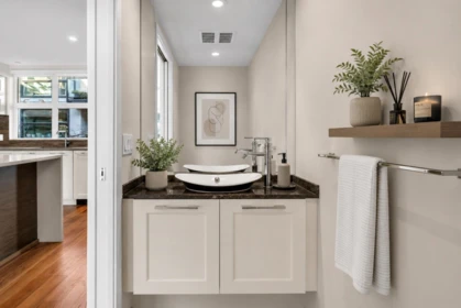 Guest Bathroom Photo of 11 14820 Buena Vista Avenue, White Rock, BC